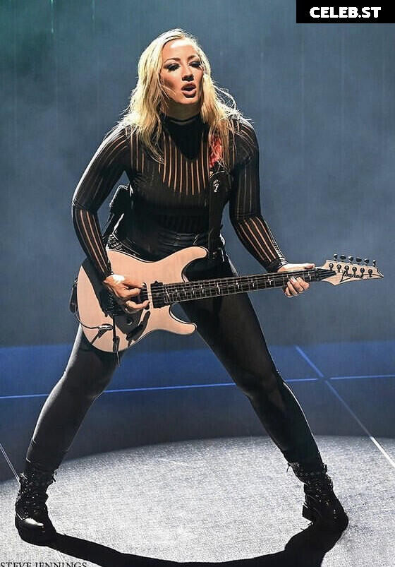 Women of Metal Image 4428238