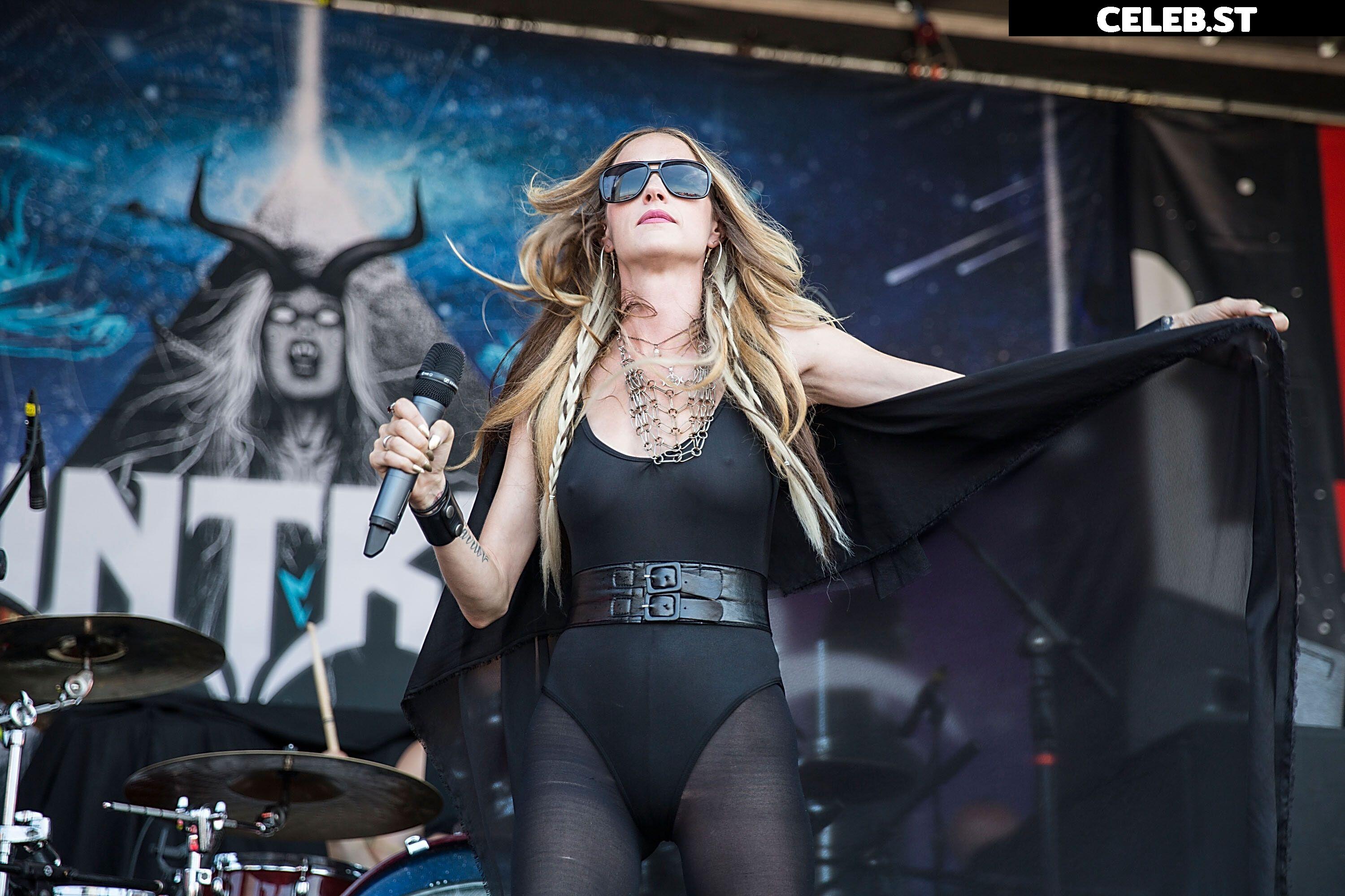 Women of Metal Image 4428936