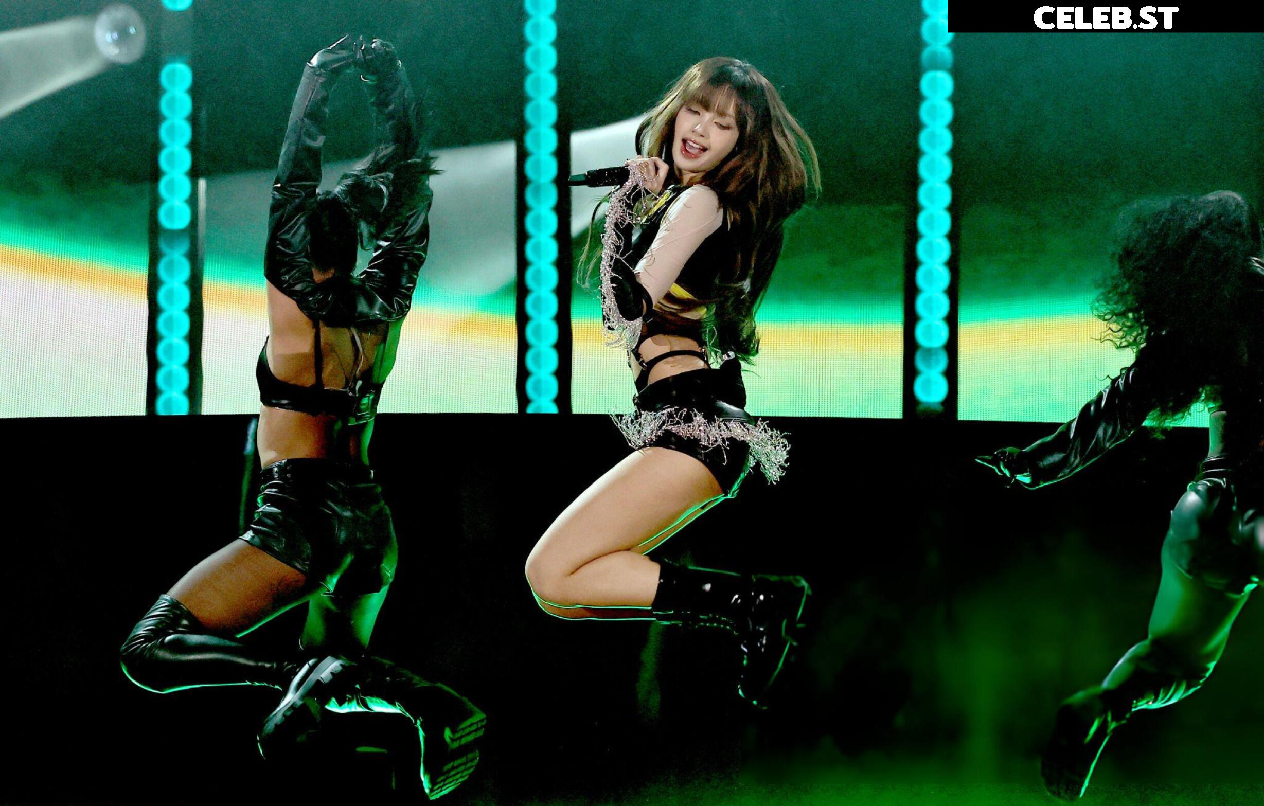 Lisa | BLΛƆKPIИK (Blackpink) Image 4415065