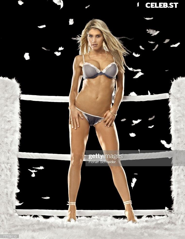WWE Torrie Wilson Image 4416419