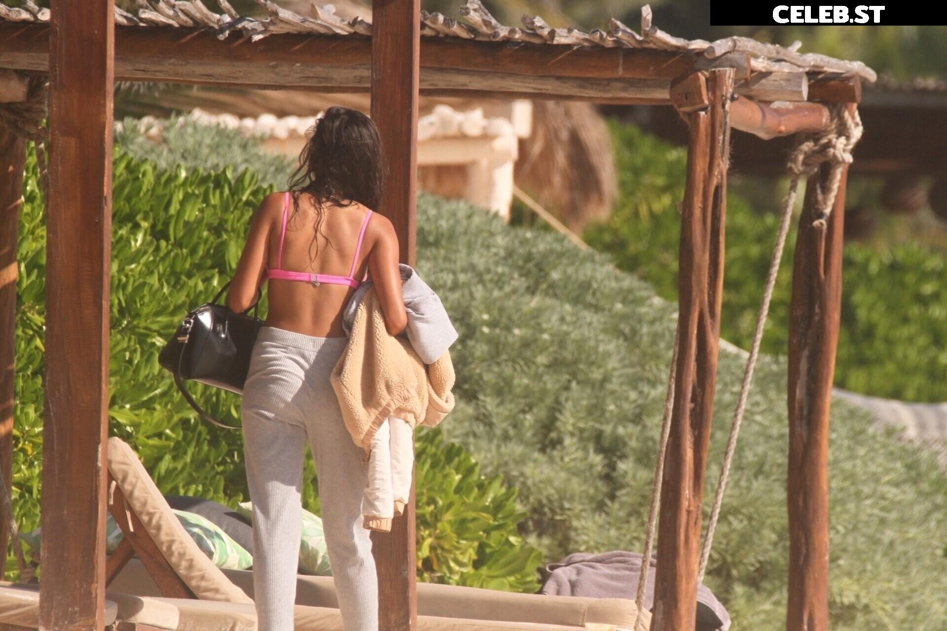 Kelly Gale / kellybellyboom Image 4416111
