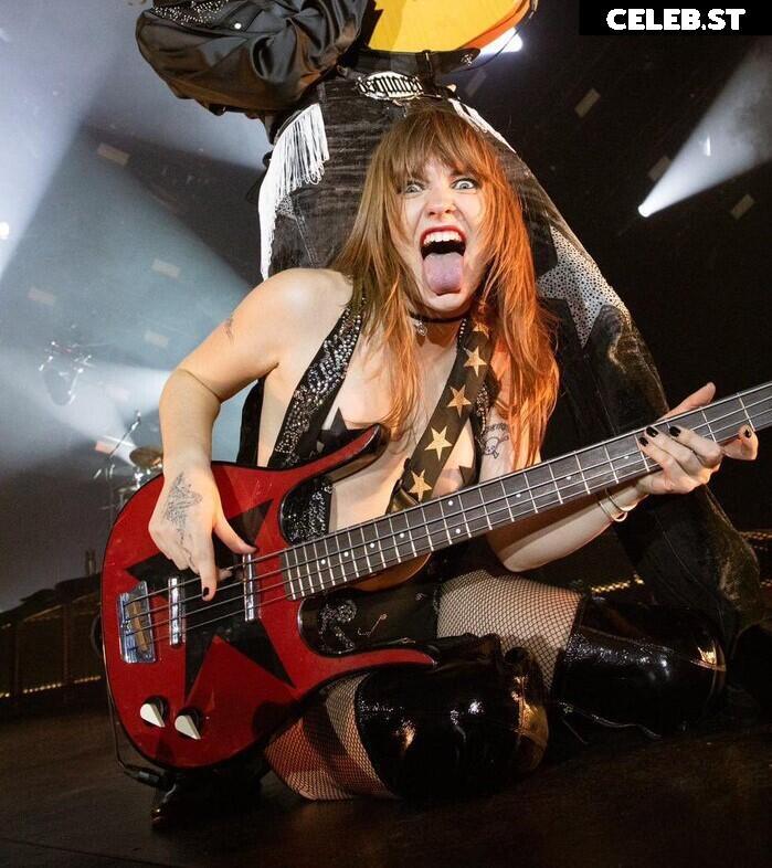 Victoria De Angelis (Maneskin bassist) Image 4416005