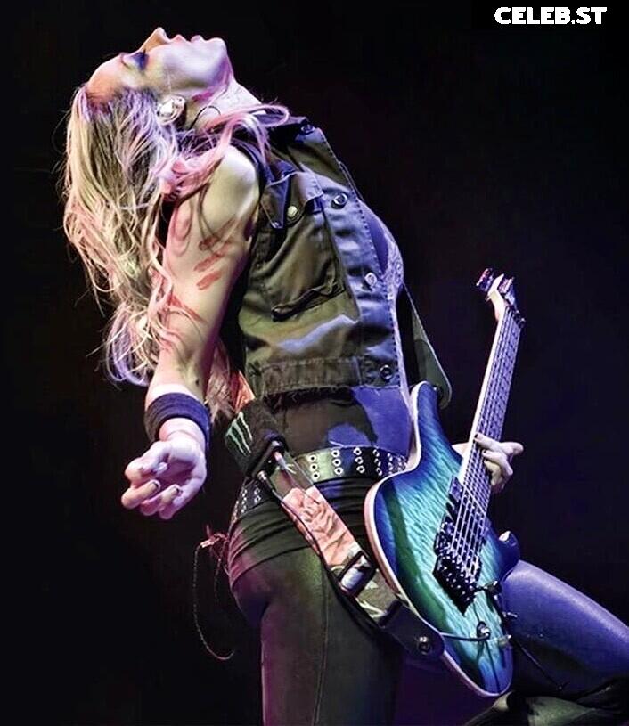 Women of Metal Image 4416252
