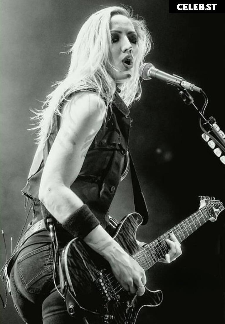 Women of Metal Image 4416274
