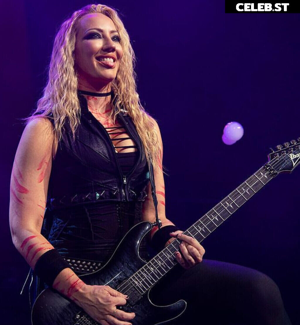 Women of Metal Image 4416265