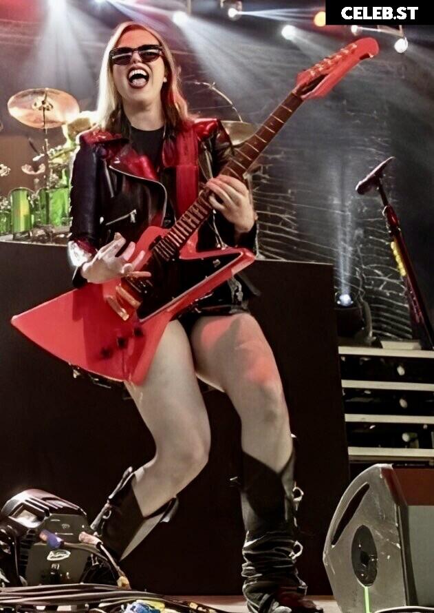 Women of Metal Image 4417763