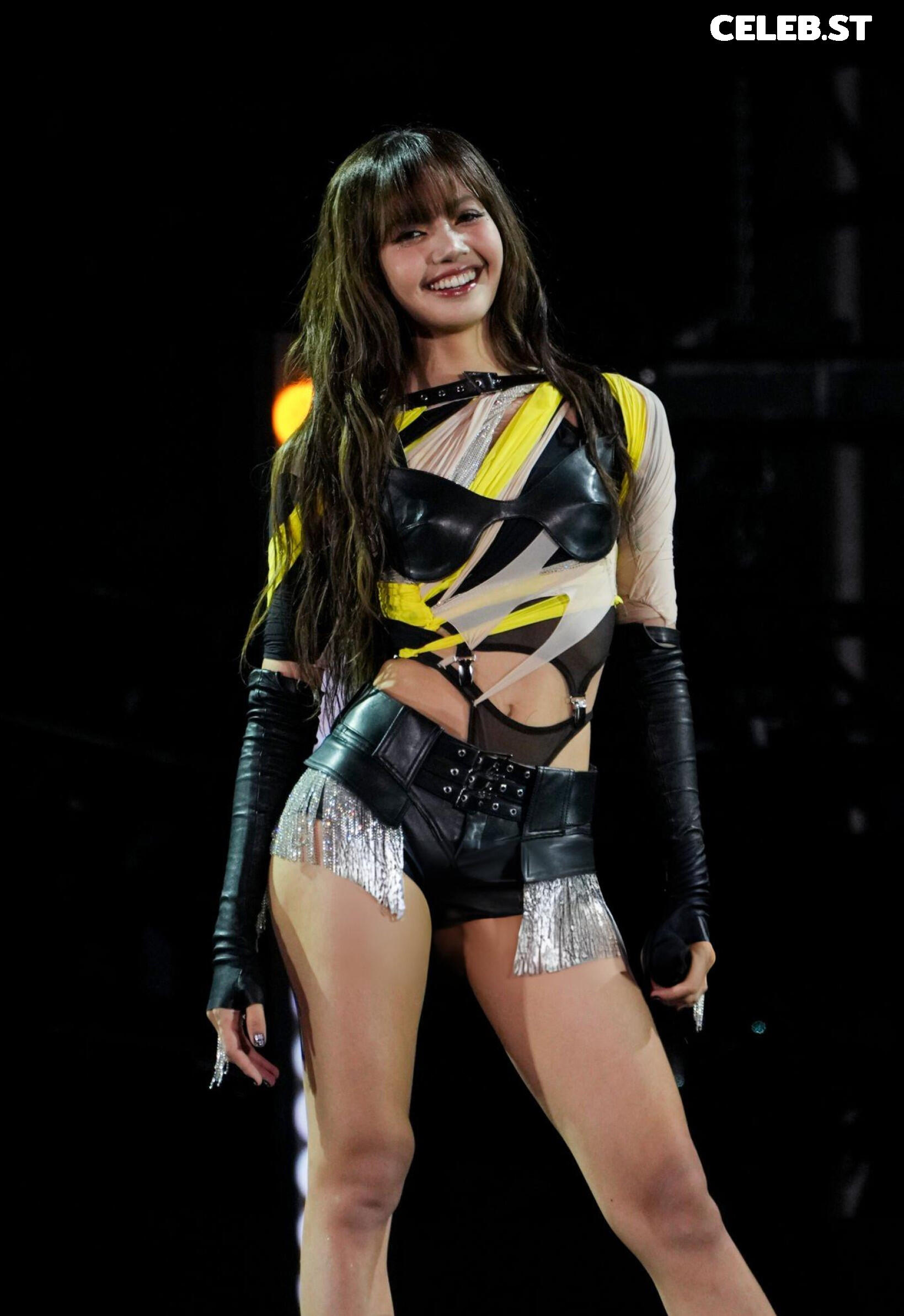 Lisa | BLΛƆKPIИK (Blackpink) Image 4417734