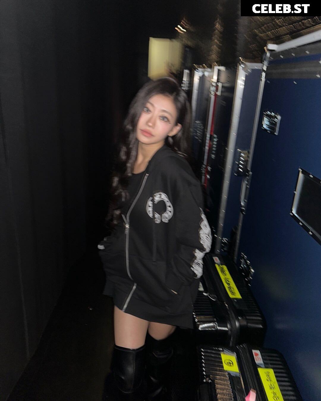 Julie (Kiss Of Life) Image 4417191