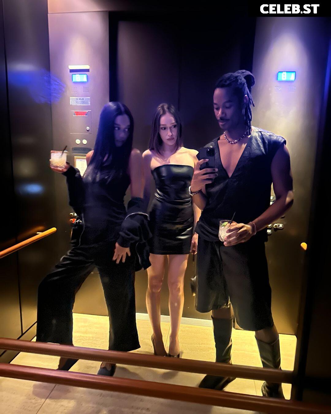 Alycia Debnam Carey Image 4411721