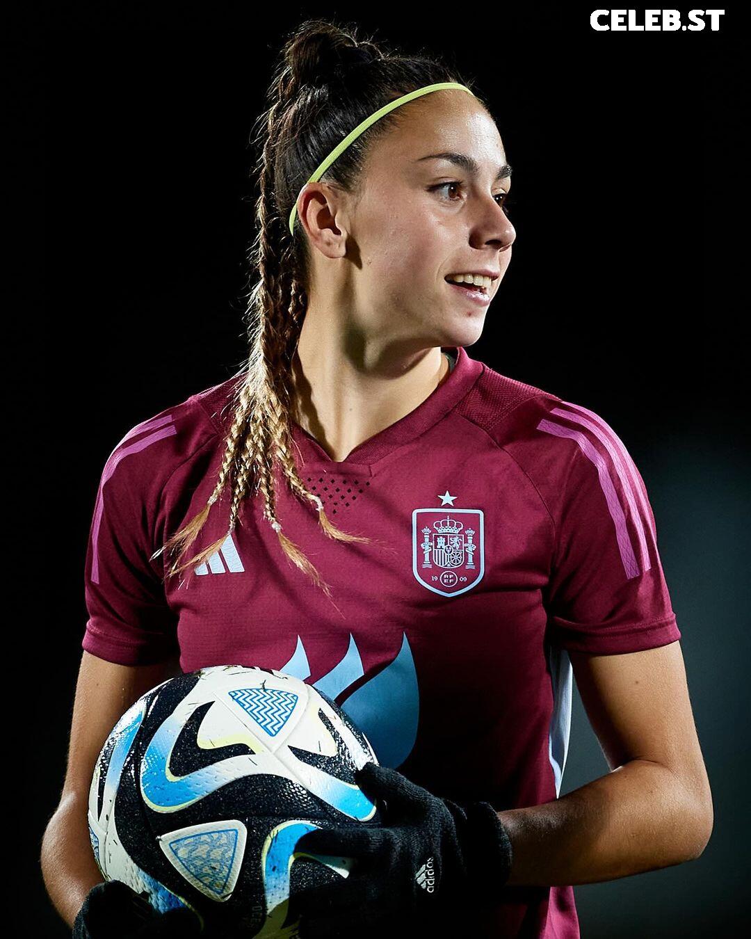 Female football/soccer players Image 4411095