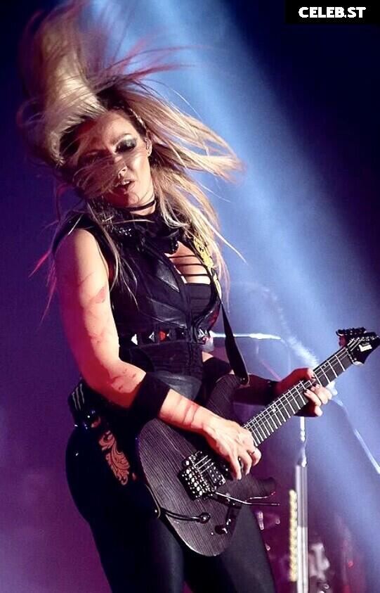 Women of Metal Image 4412792