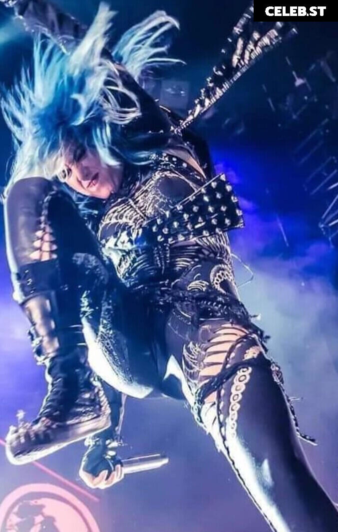 Women of Metal Image 4412749