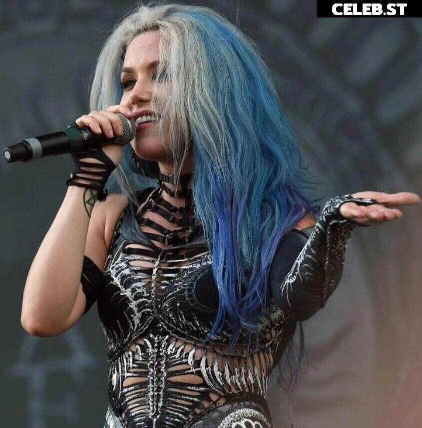 Women of Metal Image 4412772