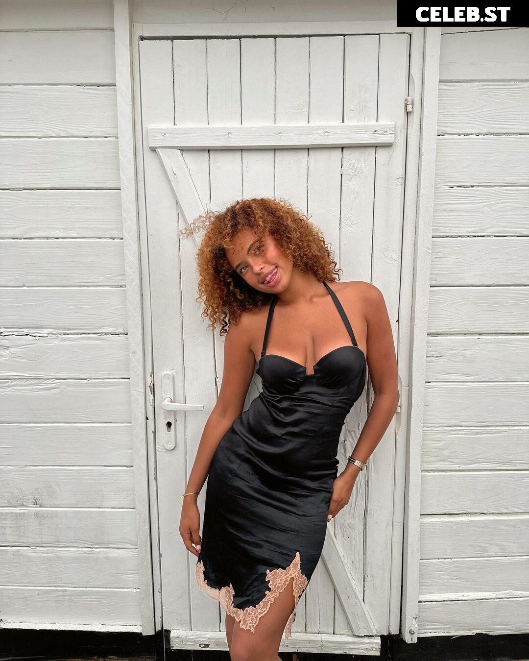 Paola Locatelli Image 4412173