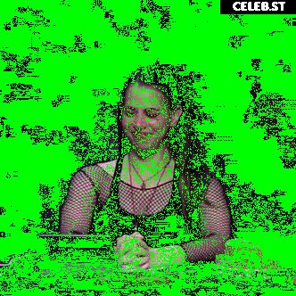 Laura Bailey Image 4410116