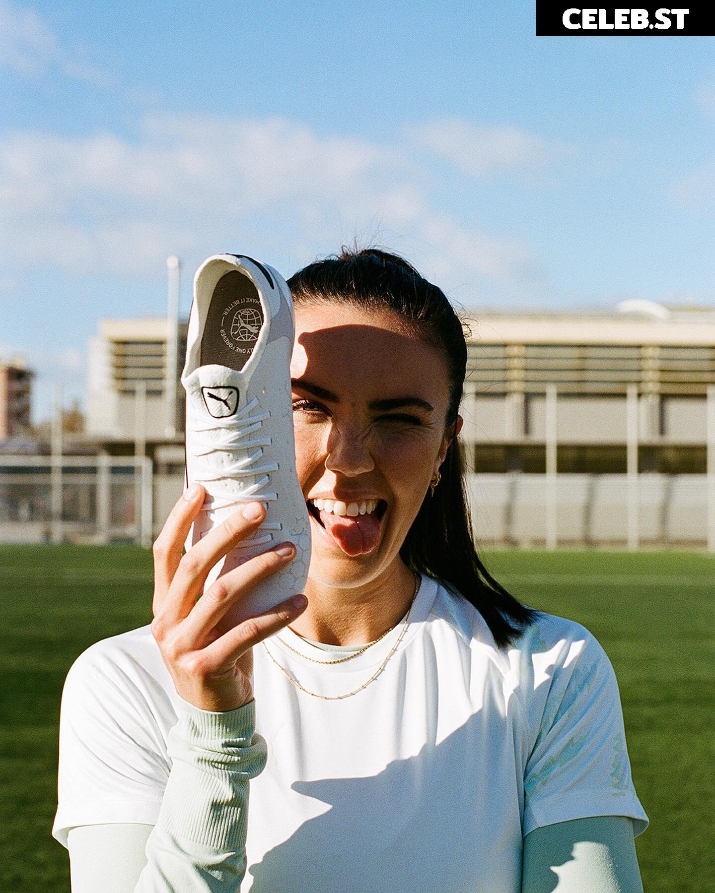 Female football/soccer players Image 4410039