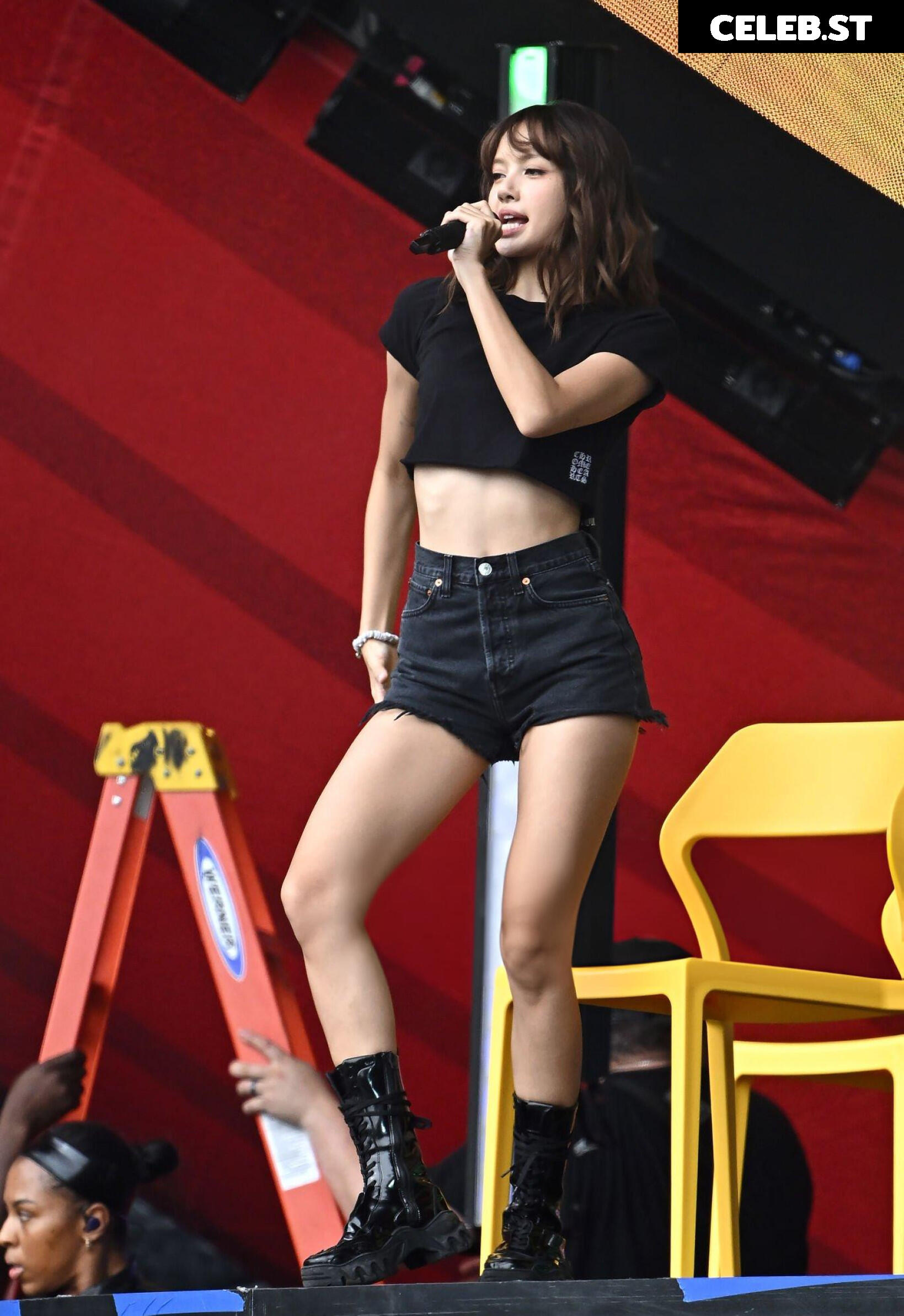 Lisa | BLΛƆKPIИK (Blackpink) Image 4410035