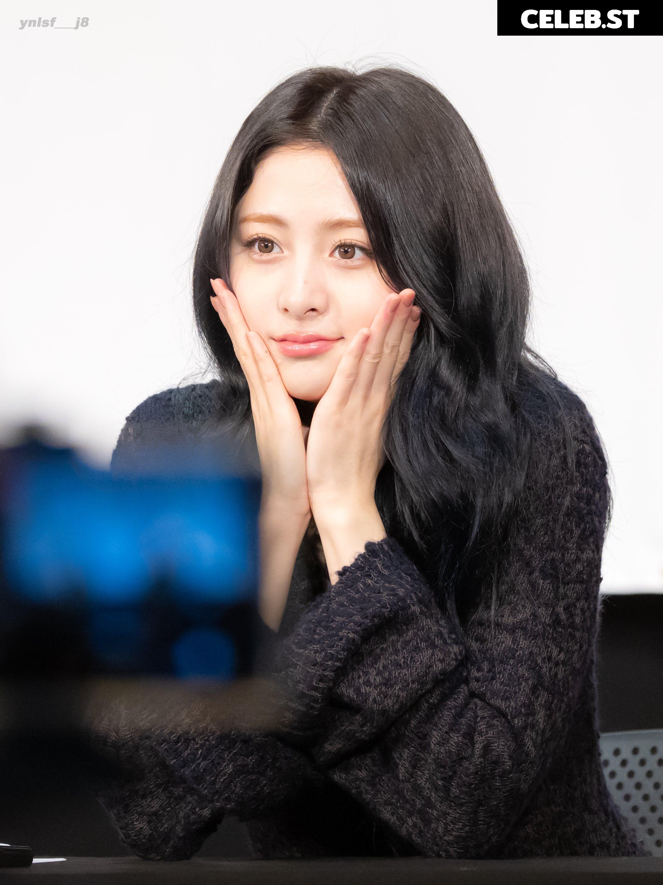 Huh Yunjin 허윤진 | LESSERAFIM Image 4419867