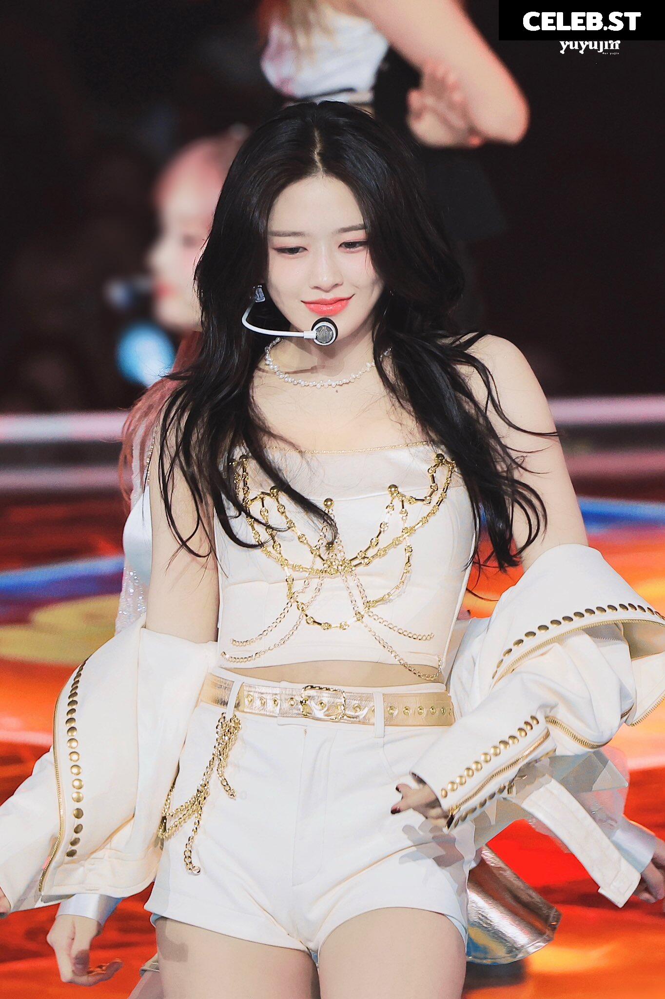 An Yujin 안유진 | (An) IVE Image 4419417