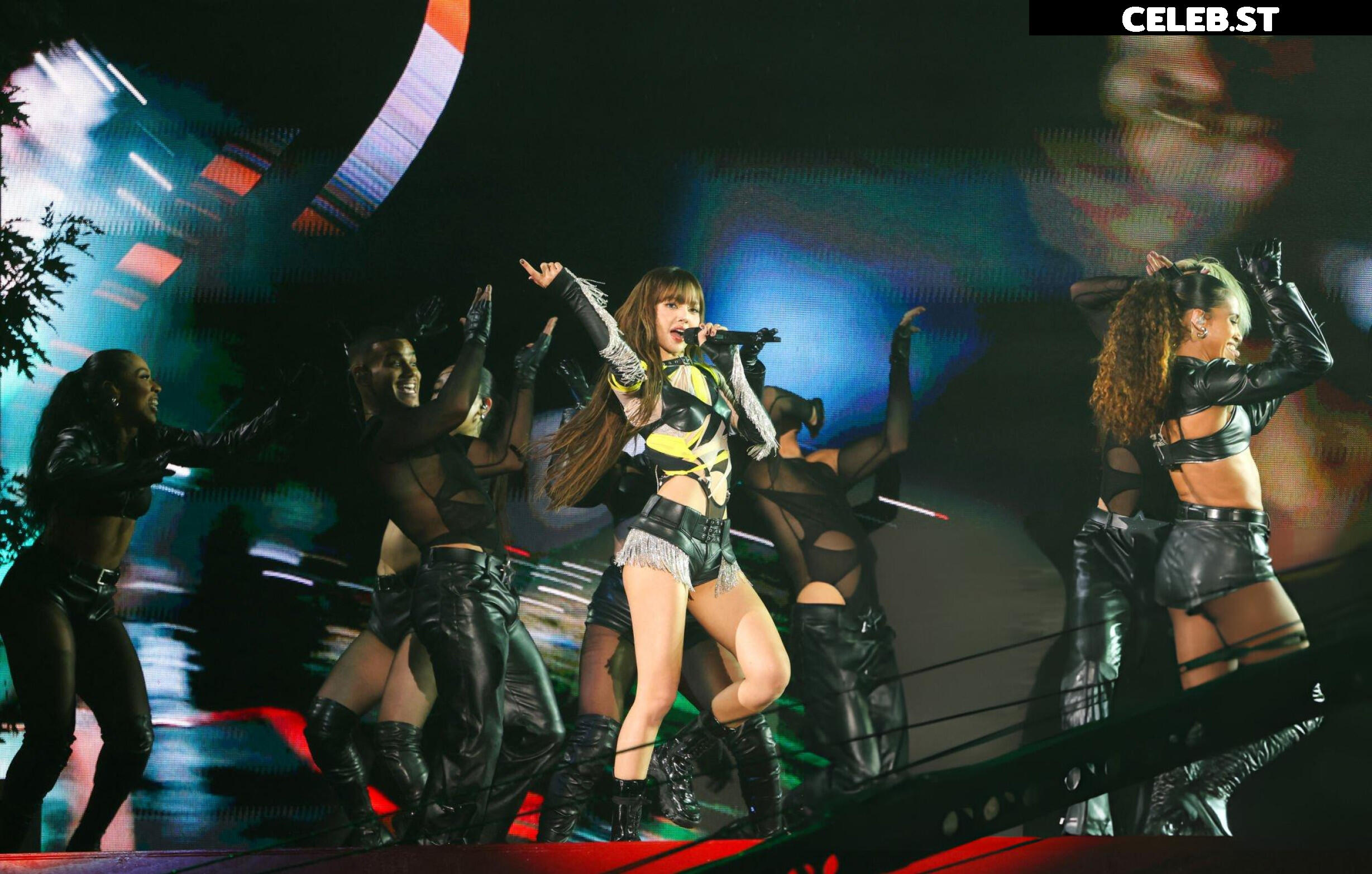 Lisa | BLΛƆKPIИK (Blackpink) Image 4419668