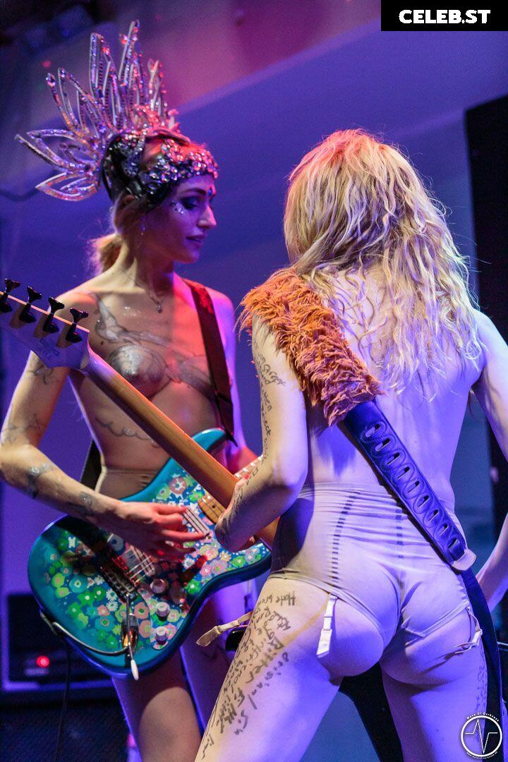Women of Metal Image 4419155