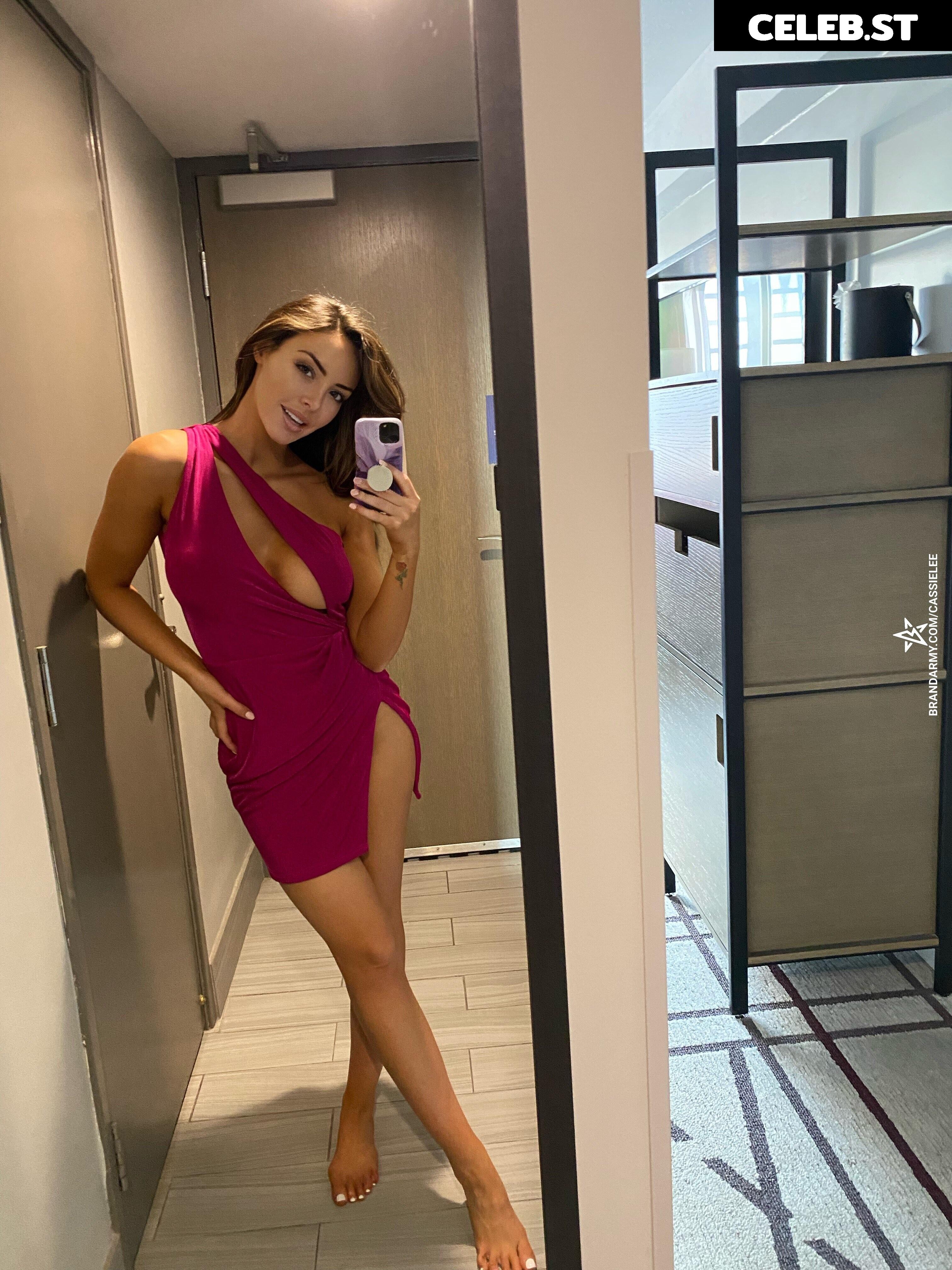 Cassie Lee/Jess McKay (Peyton Royce/Billie Kay) Image 4419177