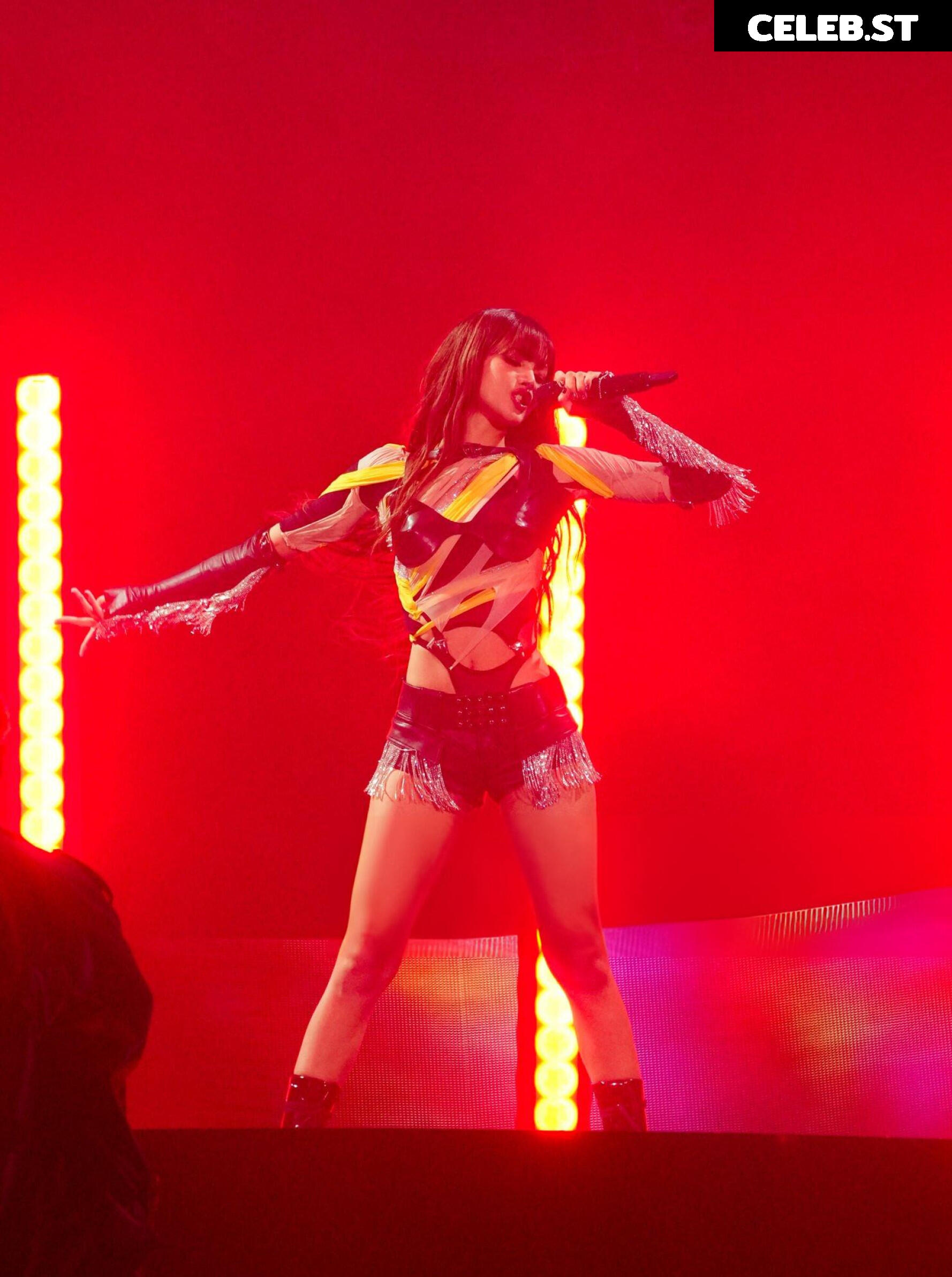 Lisa | BLΛƆKPIИK (Blackpink) Image 4419020