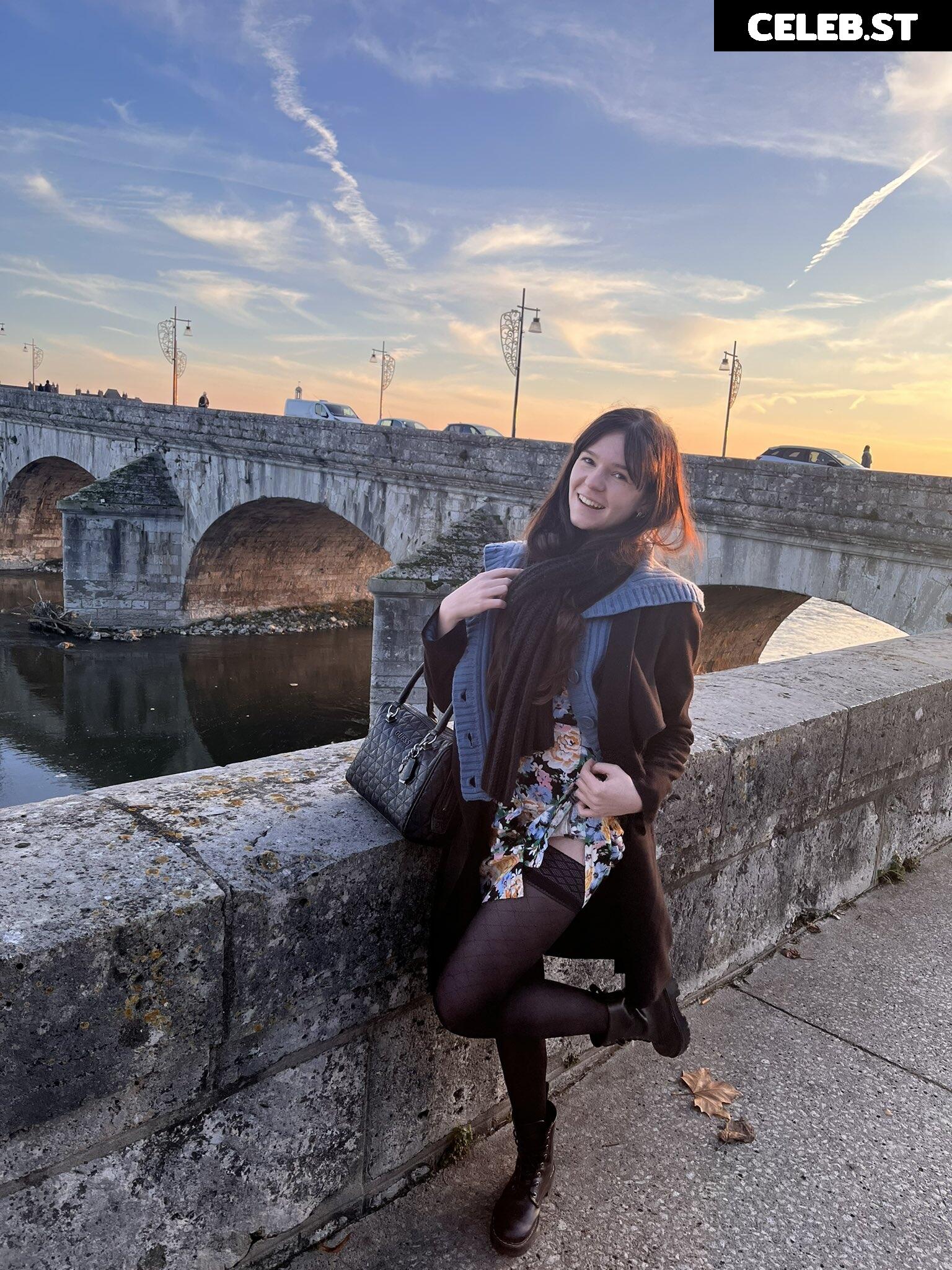 Lucie Mehot Image 441875