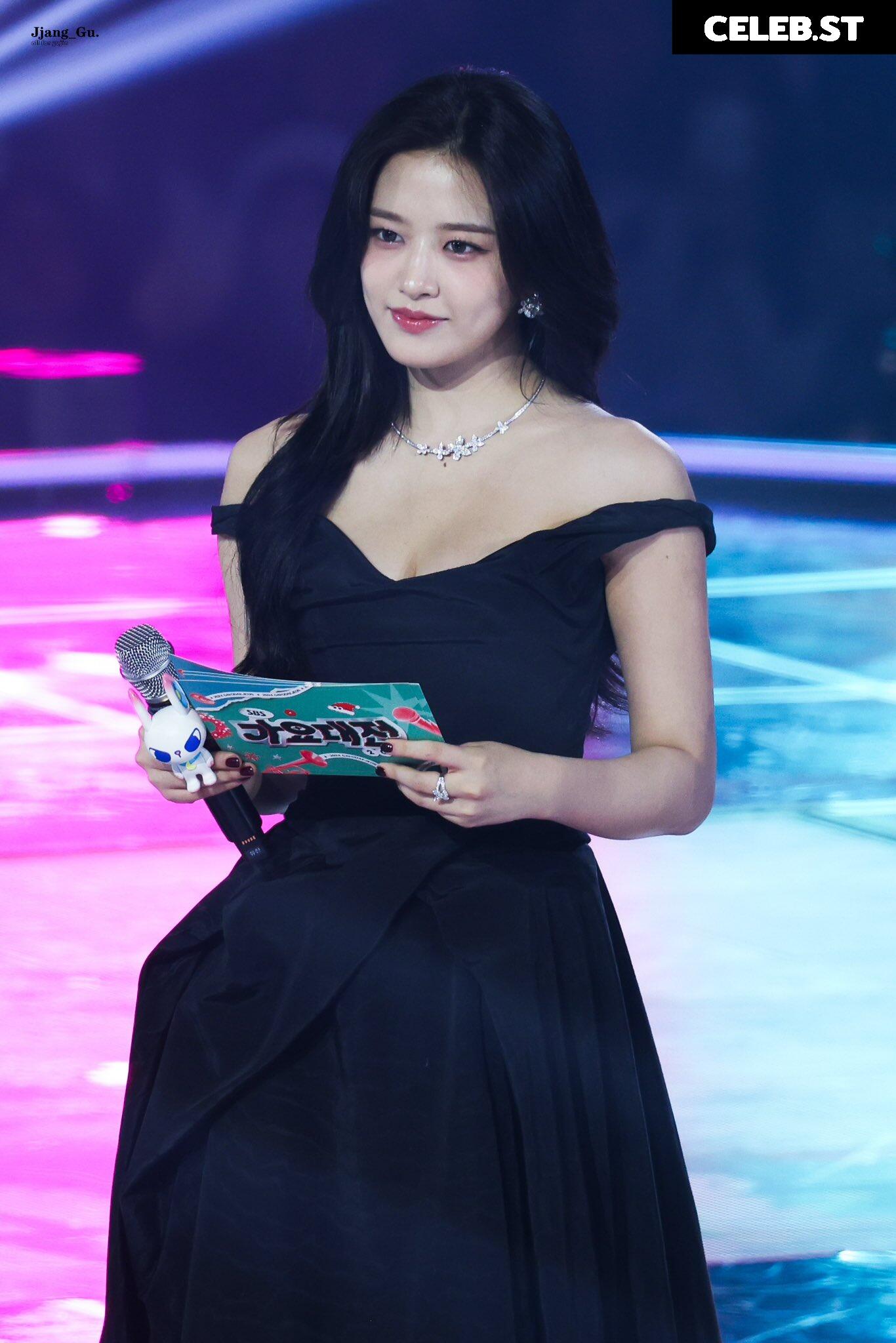 An Yujin 안유진 | (An) IVE Image 4418971