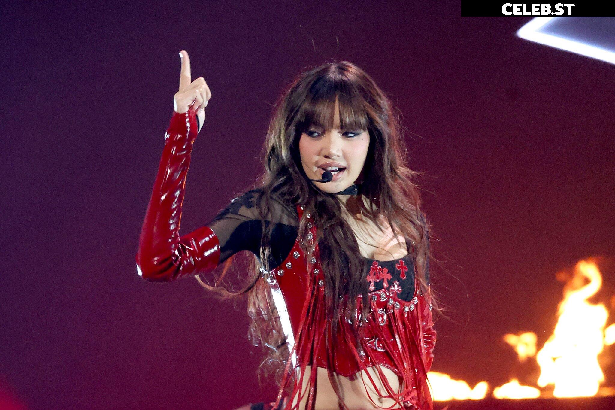 Lisa | BLΛƆKPIИK (Blackpink) Image 4405737
