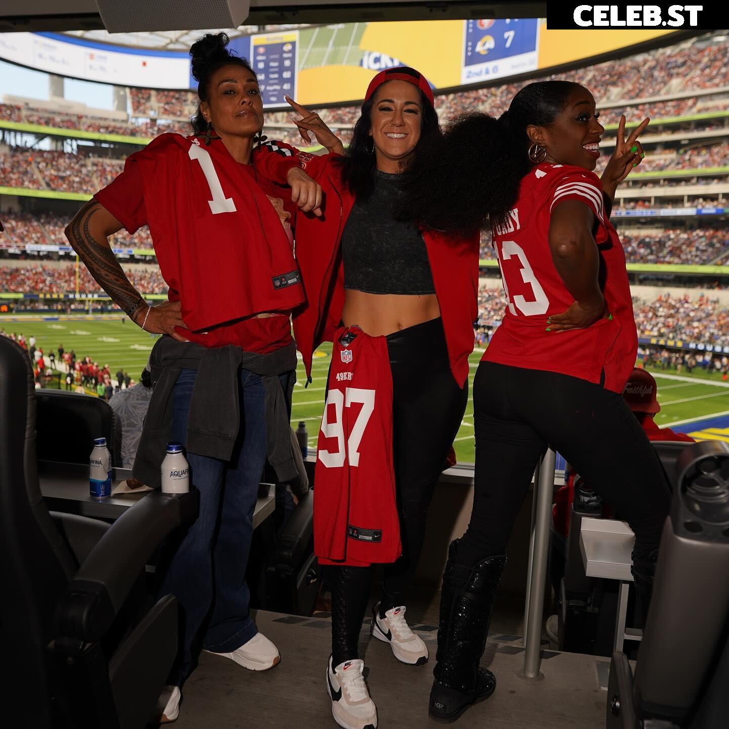 WWE Bayley / Davina Rose / Pamela Rose Martinez Image 4405651