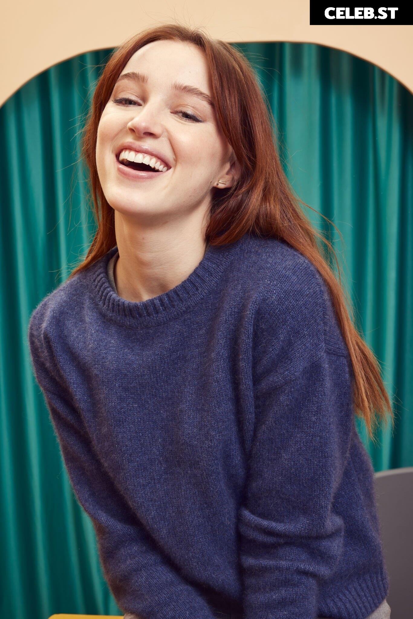 Phoebe Dynevor Image 4405305