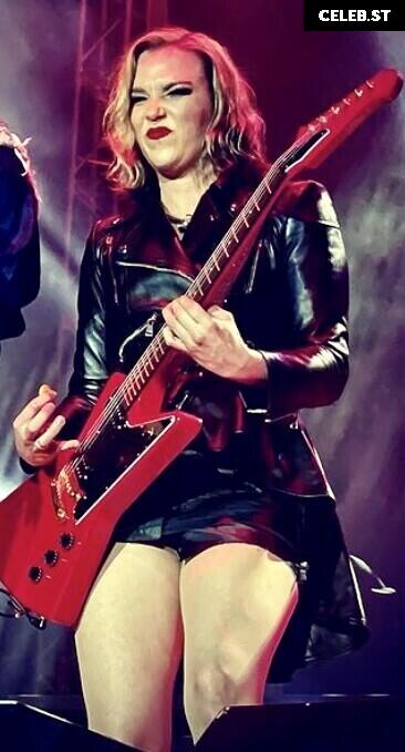Women of Metal Image 4406481