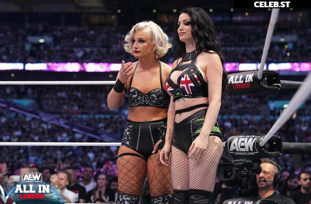 WWE's Paige / Saraya Bevis Image 4406136