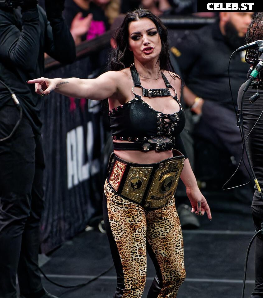 WWE's Paige / Saraya Bevis Image 4406391