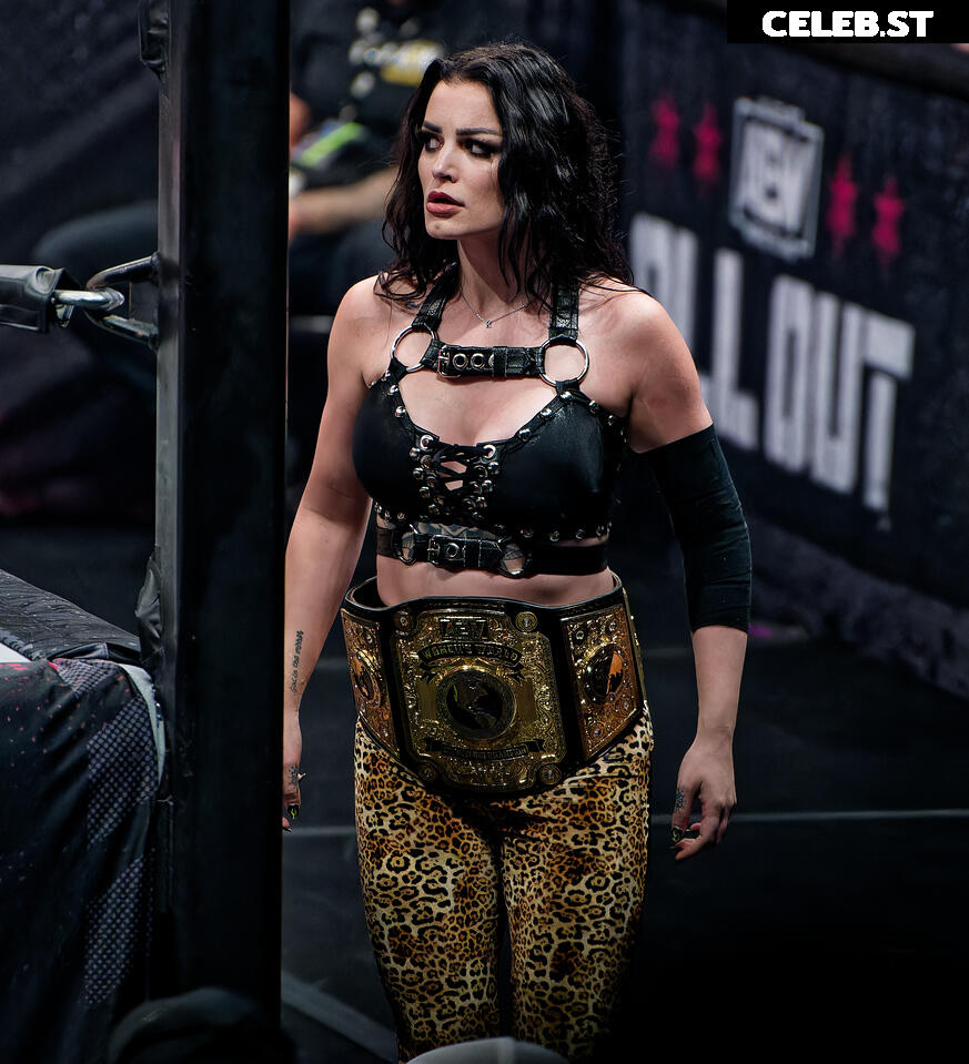 WWE's Paige / Saraya Bevis Image 4406350