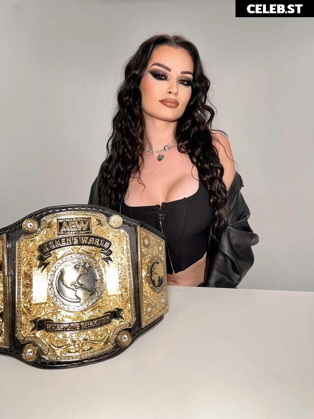 WWE's Paige / Saraya Bevis Image 4406985