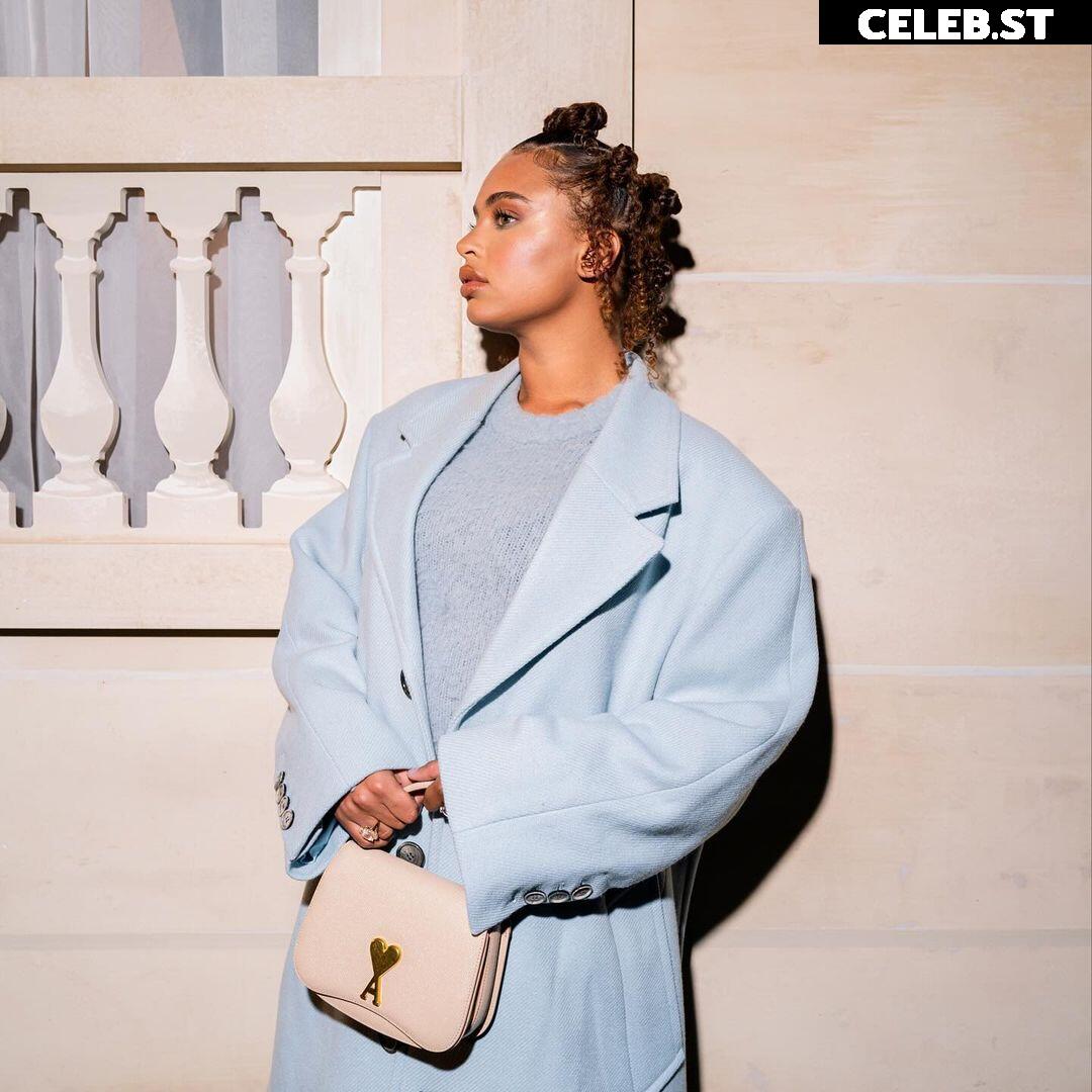 Paola Locatelli Image 4407829