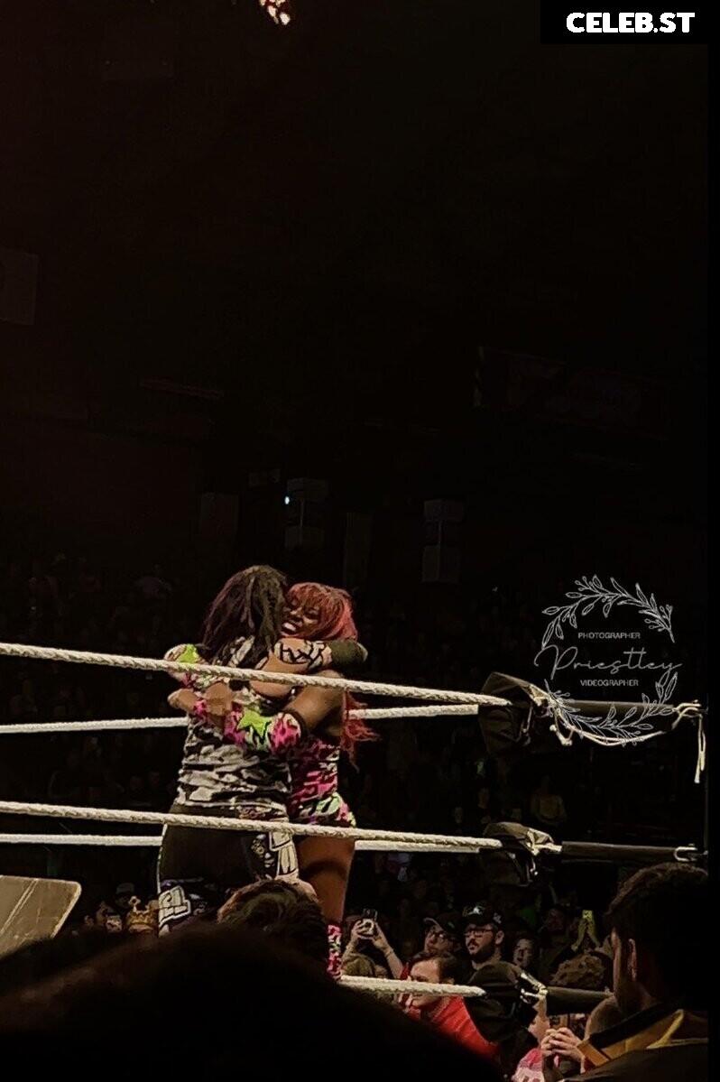 WWE Bayley / Davina Rose / Pamela Rose Martinez Image 4407616