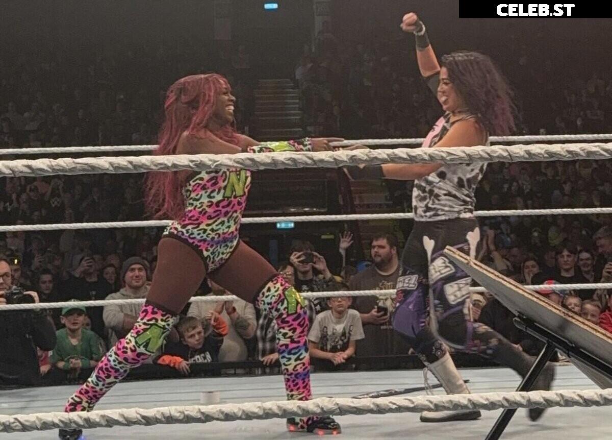 WWE Bayley / Davina Rose / Pamela Rose Martinez Image 4407606
