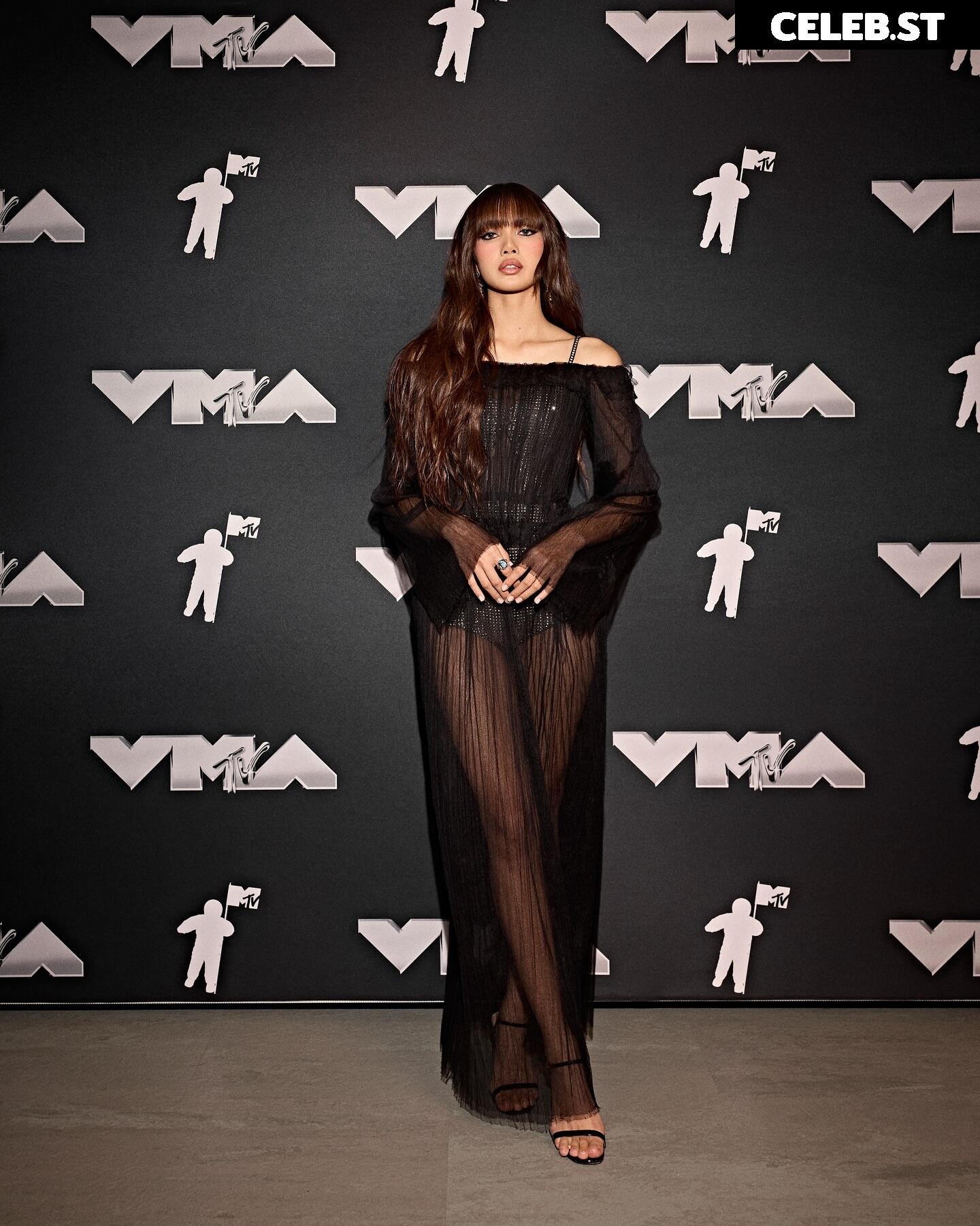 Lisa | BLΛƆKPIИK (Blackpink) Image 4407327