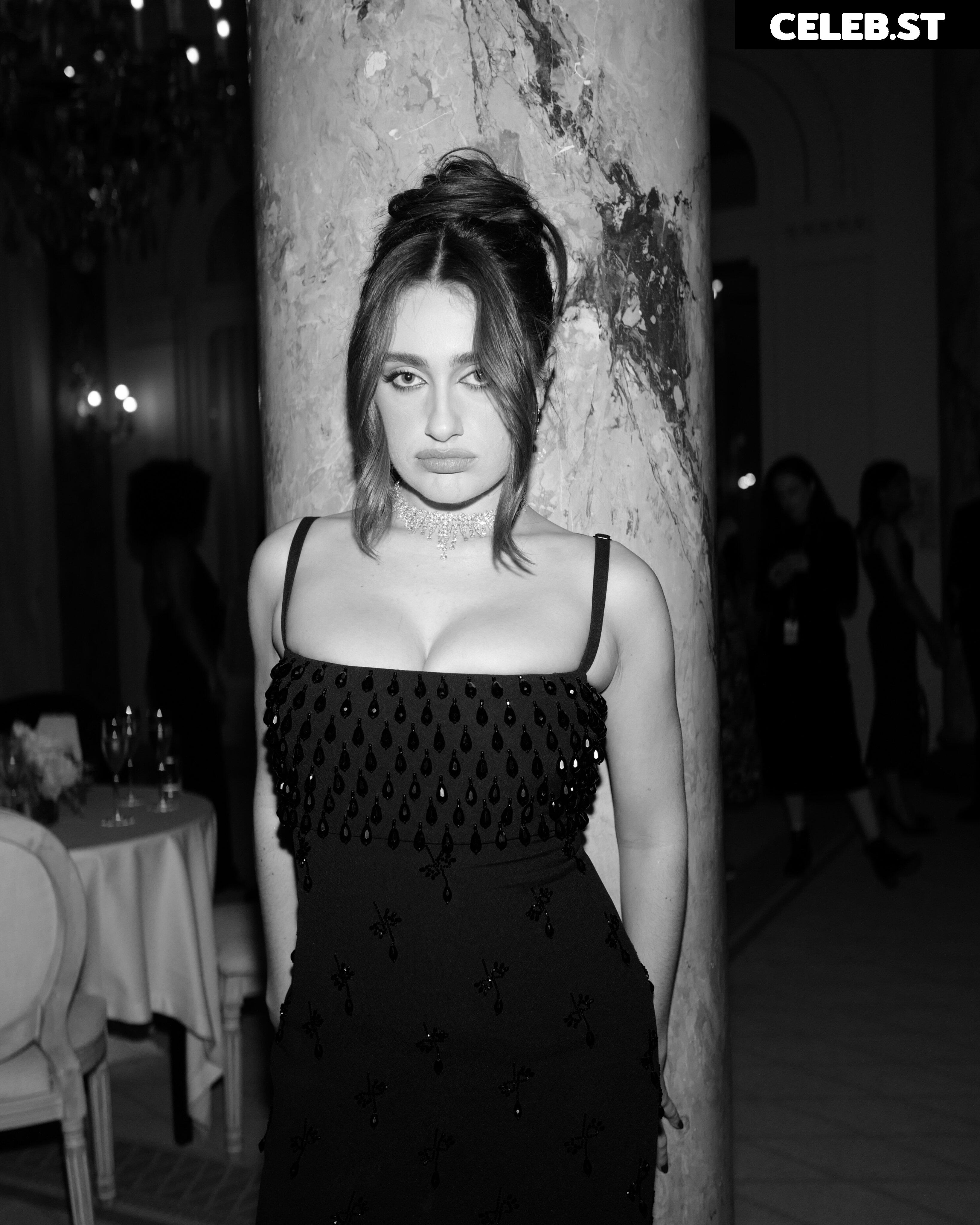 Rachel Anne Sennott Image 4404582