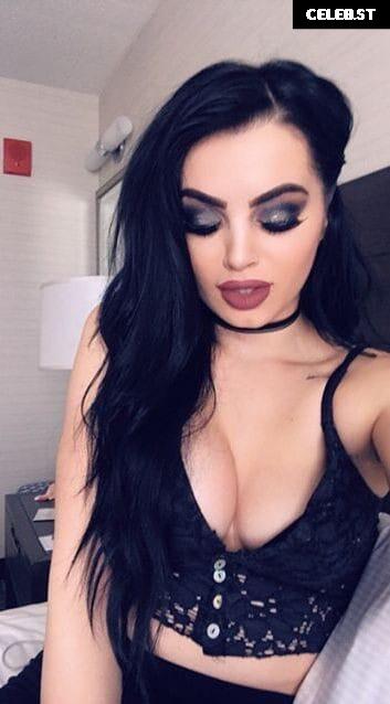WWE's Paige / Saraya Bevis Image 4404241