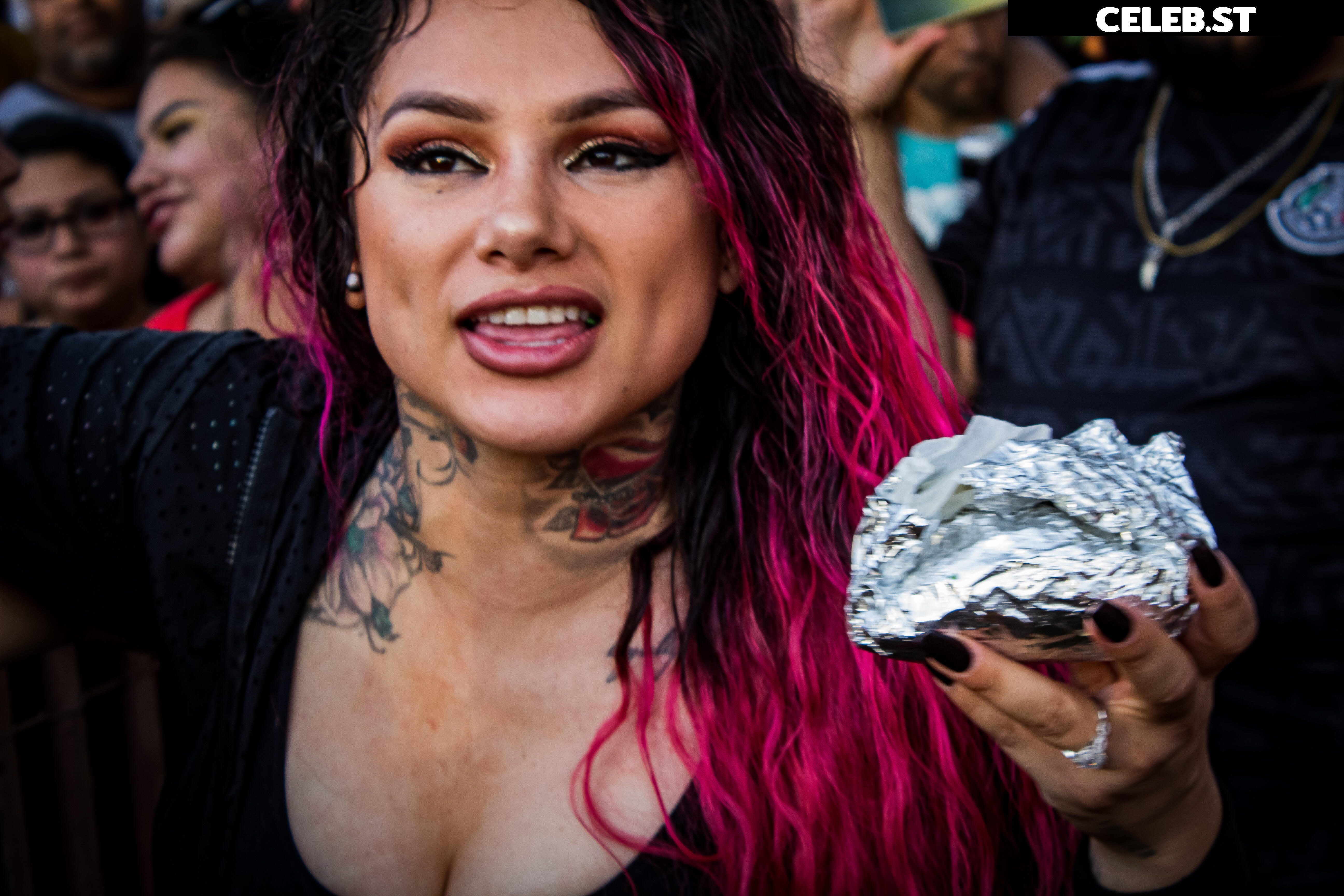 Snow Tha Product Image 4401203