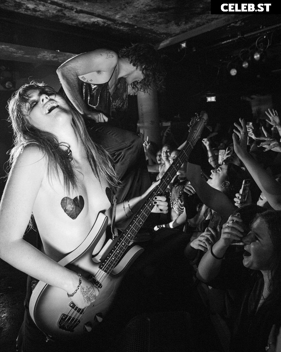 Victoria De Angelis (Maneskin bassist) Image 4402673
