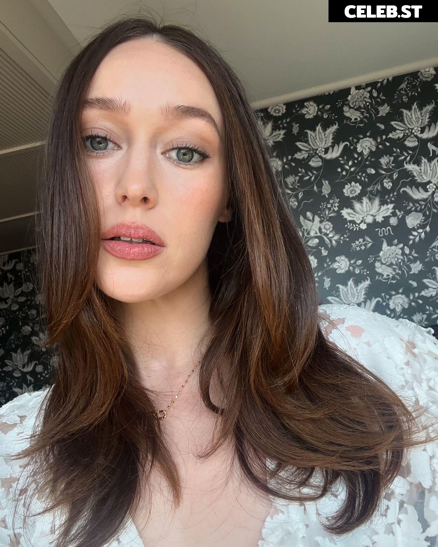 Alycia Debnam Carey Image 4402136