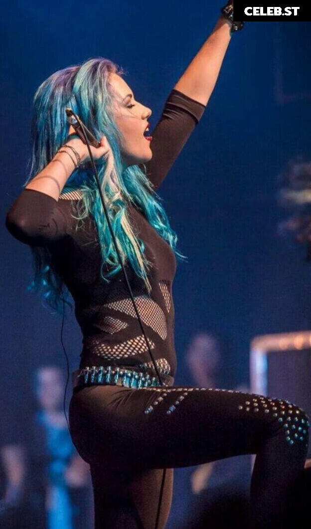 Women of Metal Image 4402940