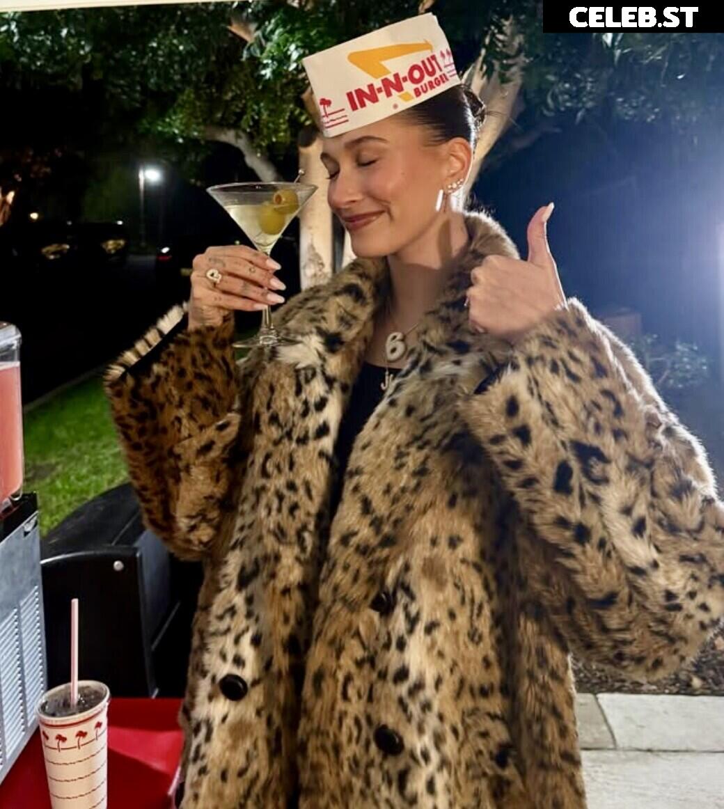 Hailey Baldwin Bieber Image 4403544