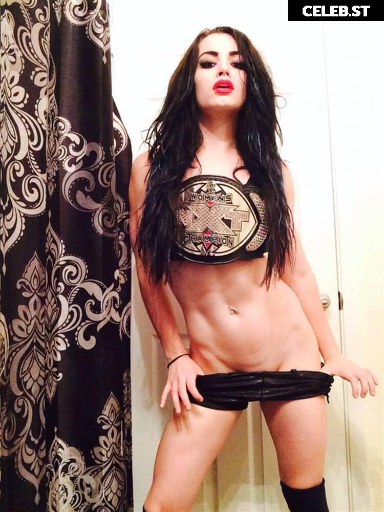 WWE's Paige / Saraya Bevis Image 4403396