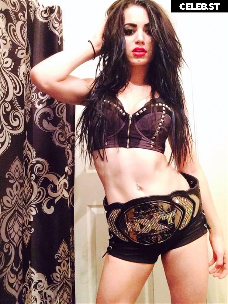 WWE's Paige / Saraya Bevis Image 4403386